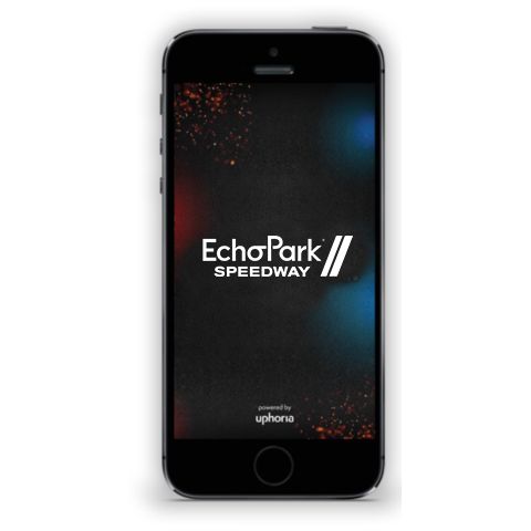 En smartphone visar appen EchoPark Speedway, relevant för biljetthantering.